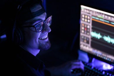 English voiceover artist Jake Sanders